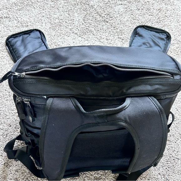 Banana Republic Large Black Insulated Backpack Hiking Golf Picnic 11x16 Unisex main image 13